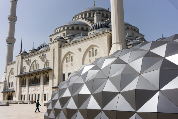 Büyük Çamlıca Mosque