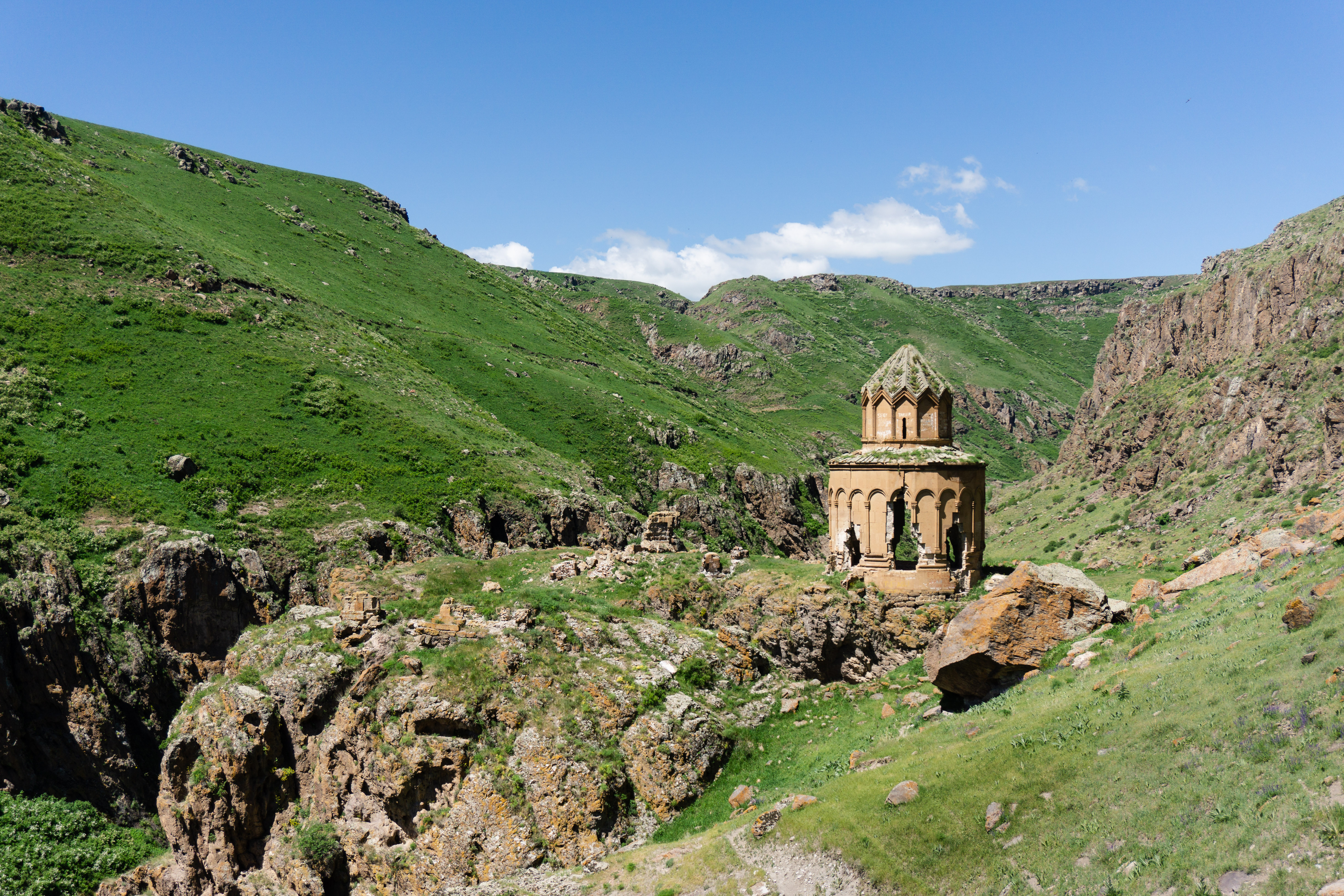 Карс фото. Муш Западная Армения. Эрзрум Западная Армения. Khtzkonk Monastery. Город муш Западная Армения фото.